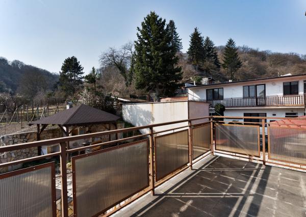 Veľký dvojgeneračný rodinný dom v krásnej oblasti, Svätý Jur, Neštich