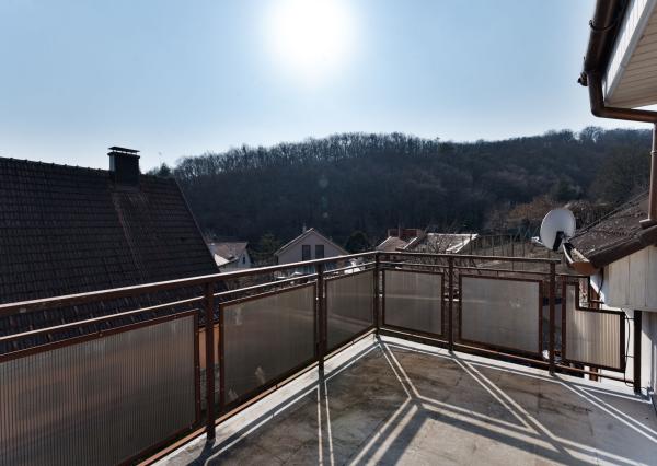 Veľký dvojgeneračný rodinný dom v krásnej oblasti, Svätý Jur, Neštich