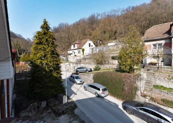 Veľký dvojgeneračný rodinný dom v krásnej oblasti, Svätý Jur, Neštich