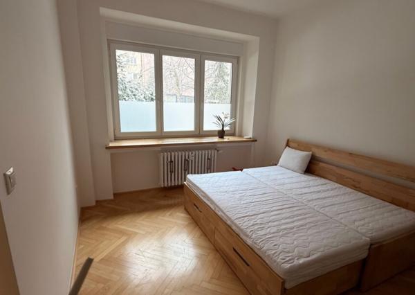 Na Prenájom 3-izbového bytu – Grosslingova, centrum Bratislavy