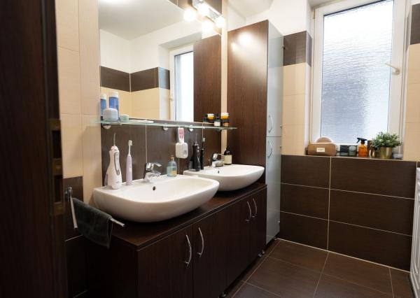 REZERVOVANÝ– 3-IZBOVÝ BYT S TERASOU, ROVINKA (JASNÁ ULICA)