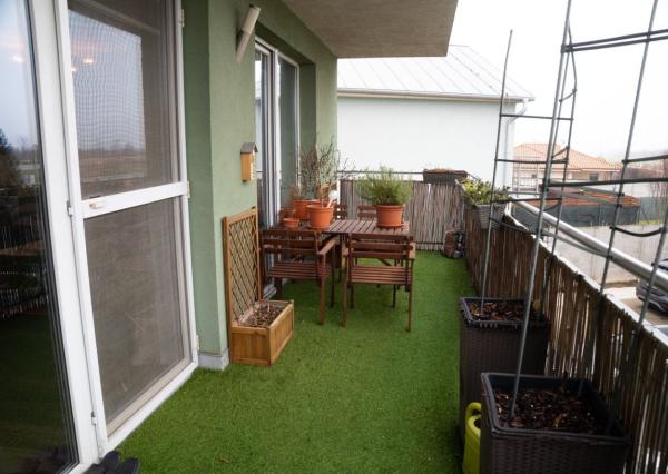 REZERVOVANÝ– 3-IZBOVÝ BYT S TERASOU, ROVINKA (JASNÁ ULICA)