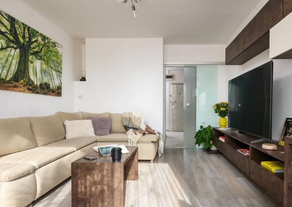 REZERVOVANÉ: Na predaj: zrekonštruovaný 3-izbový byt s balkónom v Ružinove