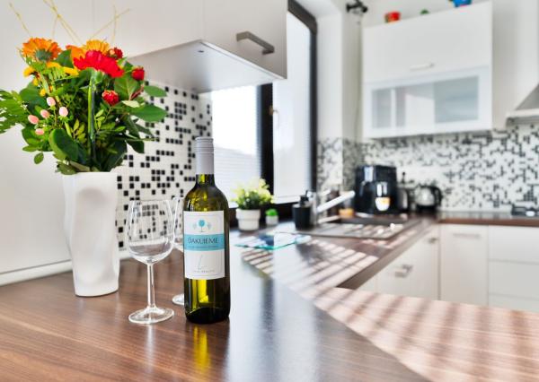 Na predaj útulný 4-izb rodinný dom v obci Veľký Grob s ďaľším menším domom na pozemku.