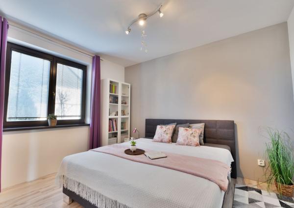 Na predaj útulný 4-izb rodinný dom v obci Veľký Grob s ďaľším menším domom na pozemku.