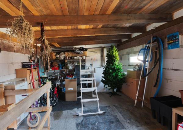 Na predaj útulný 4-izb rodinný dom v obci Veľký Grob s ďaľším menším domom na pozemku.