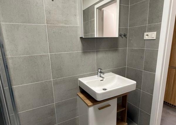 Na prenájom – Moderný 2-izbový byt v projekte Vila Ľadová, Staré Mesto