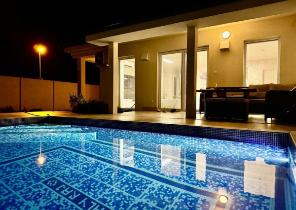 Nadštandartný 4 izbový Rodinný Dom v srdci Malého Raja, Slovenský Grob 