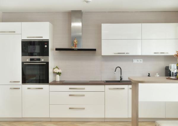 Nadštandartný 4 izbový Rodinný Dom v srdci Malého Raja, Slovenský Grob 