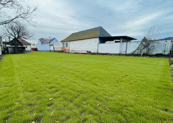 Na predaj 3 izb rodinný dom s 985m2 pozemkom v obci Kuchyňa.