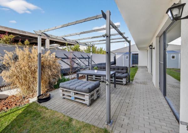  Bernolákovo- 4 izbový bungalov, novostavba, kompletne zariadený