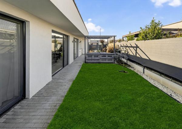  Bernolákovo- 4 izbový bungalov, novostavba, kompletne zariadený