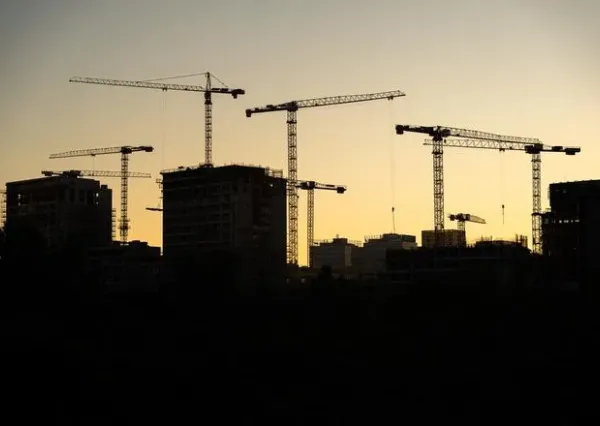 3 IZBOVÝ BYT NA PREDAJ- DLHÉ DIELY