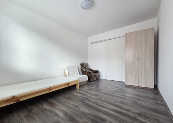 NA PREDAJ: 2 IZBOVÝ BYT V DEVÍNSKEJ NOVEJ VSI