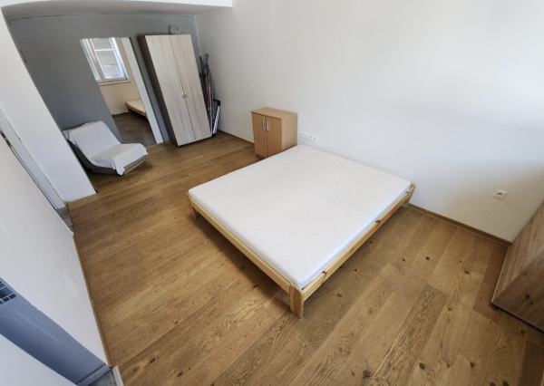 NA PREDAJ: 2 IZBOVÝ BYT V DEVÍNSKEJ NOVEJ VSI