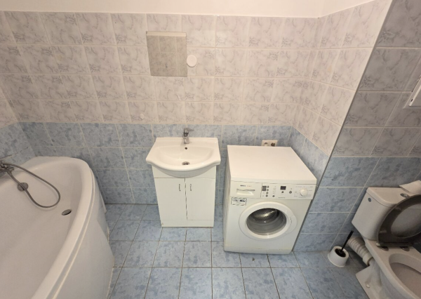 NA PREDAJ: 2 IZBOVÝ BYT V DEVÍNSKEJ NOVEJ VSI