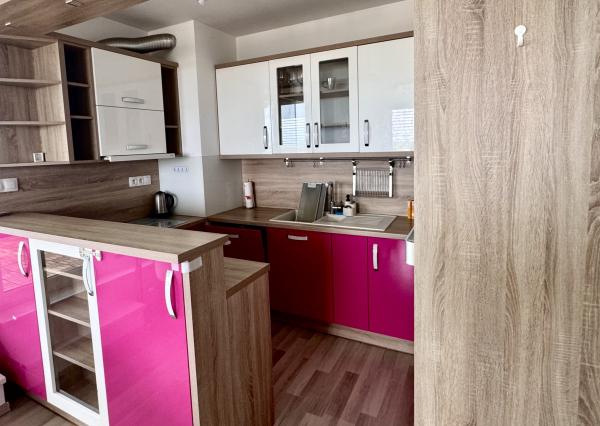 Priestranný 4izbový byt s veľkou terasou–Slnečnice Viladomy
