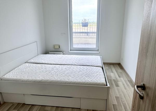 Priestranný 4izbový byt s veľkou terasou–Slnečnice Viladomy