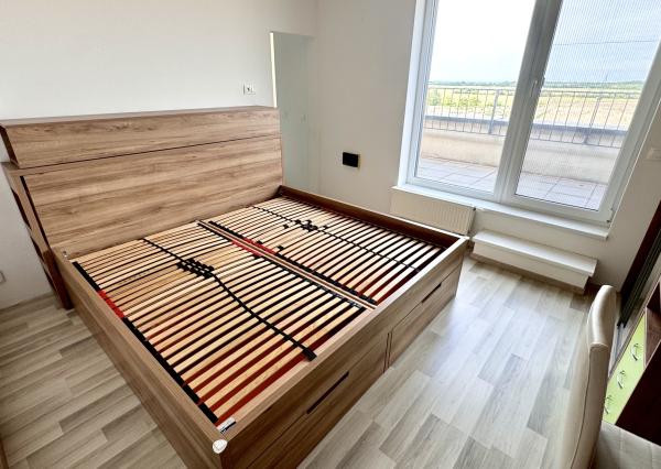Priestranný 4izbový byt s veľkou terasou–Slnečnice Viladomy