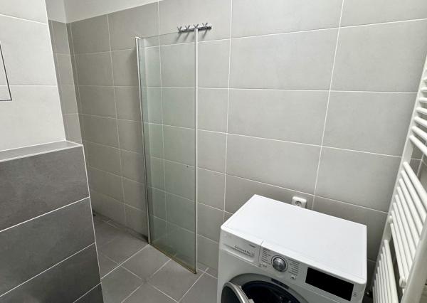 Priestranný 4izbový byt s veľkou terasou–Slnečnice Viladomy