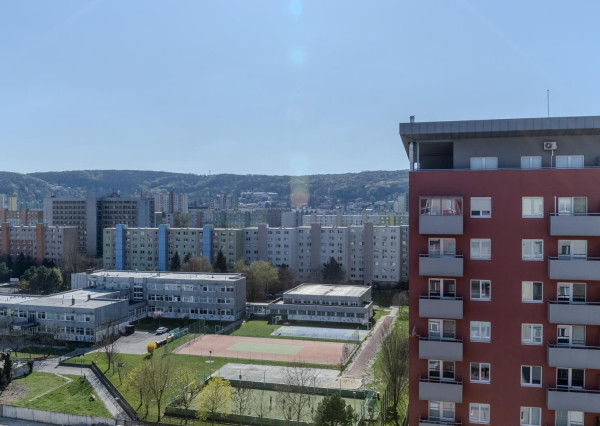 Moderný, vkusne zariadený 2-izbový byt v Dubravke