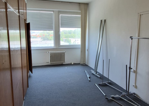KANCELÁRSKE PRIESTORY S NÍZKYMI NÁKLADMI – BRATISLAVA, BOJNICKÁ ULICA