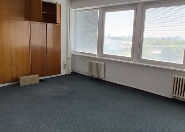 KANCELÁRSKE PRIESTORY S NÍZKYMI NÁKLADMI – BRATISLAVA, BOJNICKÁ ULICA