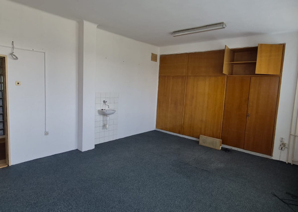 KANCELÁRSKE PRIESTORY S NÍZKYMI NÁKLADMI – BRATISLAVA, BOJNICKÁ ULICA