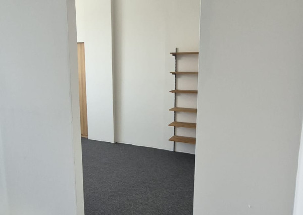 KANCELÁRSKE PRIESTORY S NÍZKYMI NÁKLADMI – BRATISLAVA, BOJNICKÁ ULICA