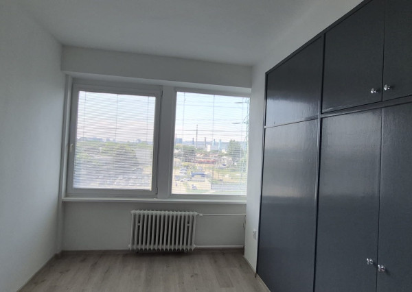 KANCELÁRSKE PRIESTORY S NÍZKYMI NÁKLADMI – BRATISLAVA, BOJNICKÁ ULICA