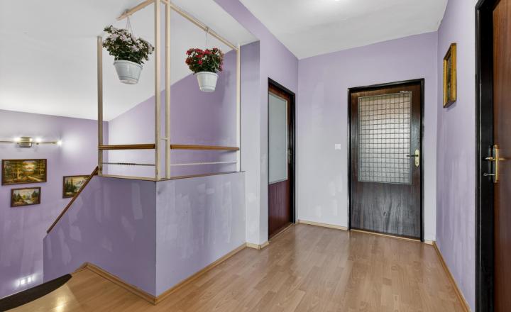 Rodinný dom, kde má každé dieťa vlastnú izbu| Ivanka pri D. - fotografia 34