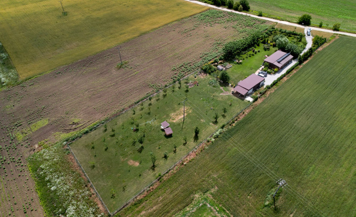 REZERVOVANÝ Váš vlastný kúsok raja vo Veľkom Bieli | 4 550 m² súkromia - fotografia 2