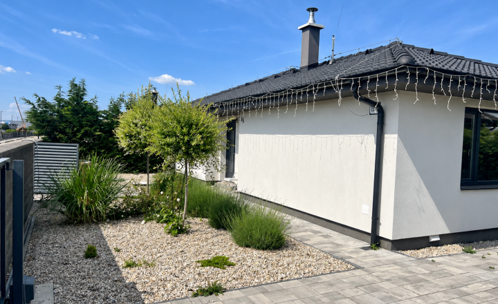 MODERNÝ 4-IZBOVÝ RODINNÝ DOM S POZEMKOM 580 m² | - fotografia 15