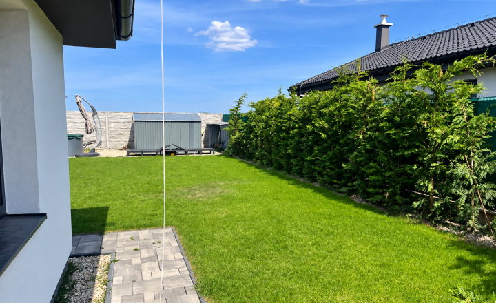 MODERNÝ 4-IZBOVÝ RODINNÝ DOM S POZEMKOM 580 m² | - fotografia 18