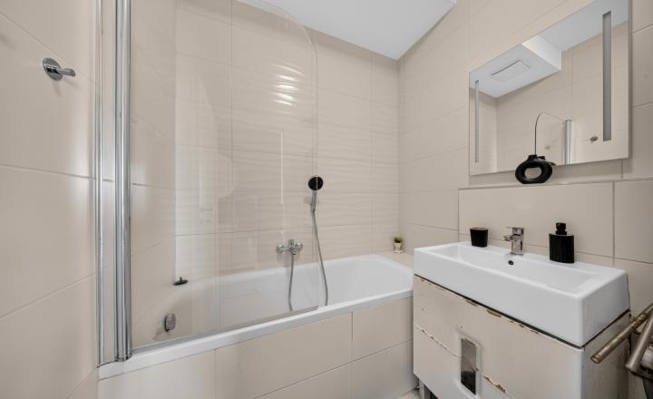 Moderný 3-izbový byt s 2 balkónmi a 2 parkovacími miestami - fotografia 6