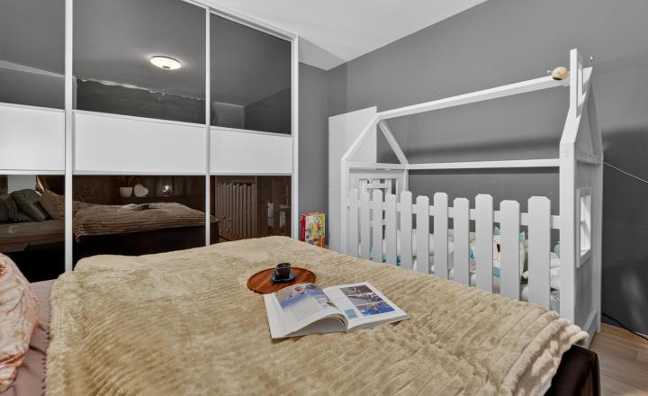 Moderný 3-izbový byt s 2 balkónmi a 2 parkovacími miestami - fotografia 8