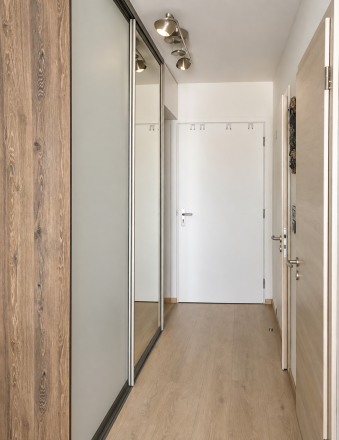 PRENÁJOM | MODERNÝ 2 IZBOVÝ BYT NA KRAMÁROCH S PARKOVANÍM - fotografia 18