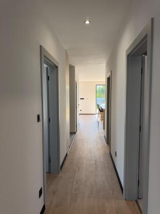 MODERNÝ 4-IZBOVÝ BUNGALOV NA PRENÁJOM – HVIEZDOSLAVOV RESIDENCE - fotografia 10