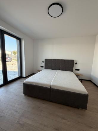 MODERNÝ 4-IZBOVÝ BUNGALOV NA PRENÁJOM – HVIEZDOSLAVOV RESIDENCE - fotografia 12