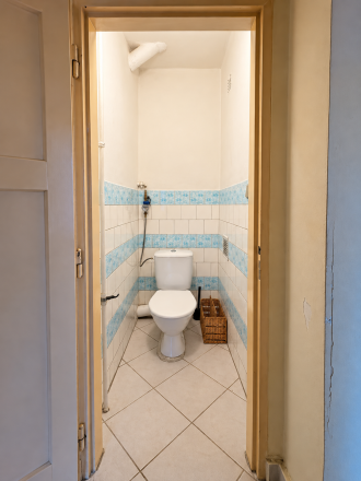 NA PREDAJ | PRIESTRANNÝ 3 IZBOVÝ BYT S LOGGIOU PRI CENTRE BRATISLAVY - fotografia 9