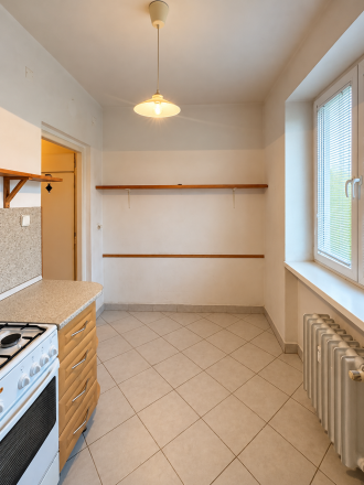 NA PREDAJ | PRIESTRANNÝ 3 IZBOVÝ BYT S LOGGIOU PRI CENTRE BRATISLAVY - fotografia 5