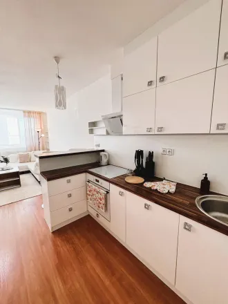 Svetlý 2-izbový byt s loggiou a parkovaním | Petržalka - fotografia 6