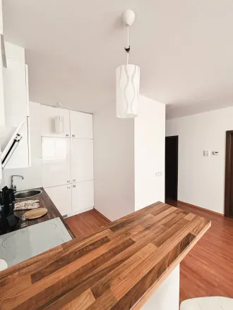 Svetlý 2-izbový byt s loggiou a parkovaním | Petržalka - fotografia 7