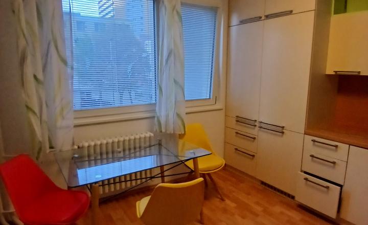 Prenájom: 2 izbový byt s dvoma balkónmi | Dúbravka - fotografia 3
