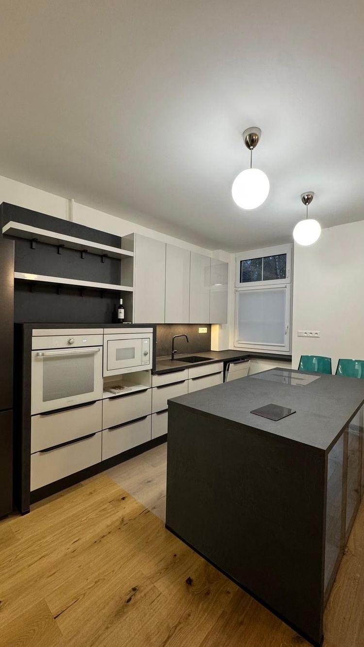 PRENÁJOM – Nadštandardný historický byt po kompletnej rekonštrukcii v centre Nitry