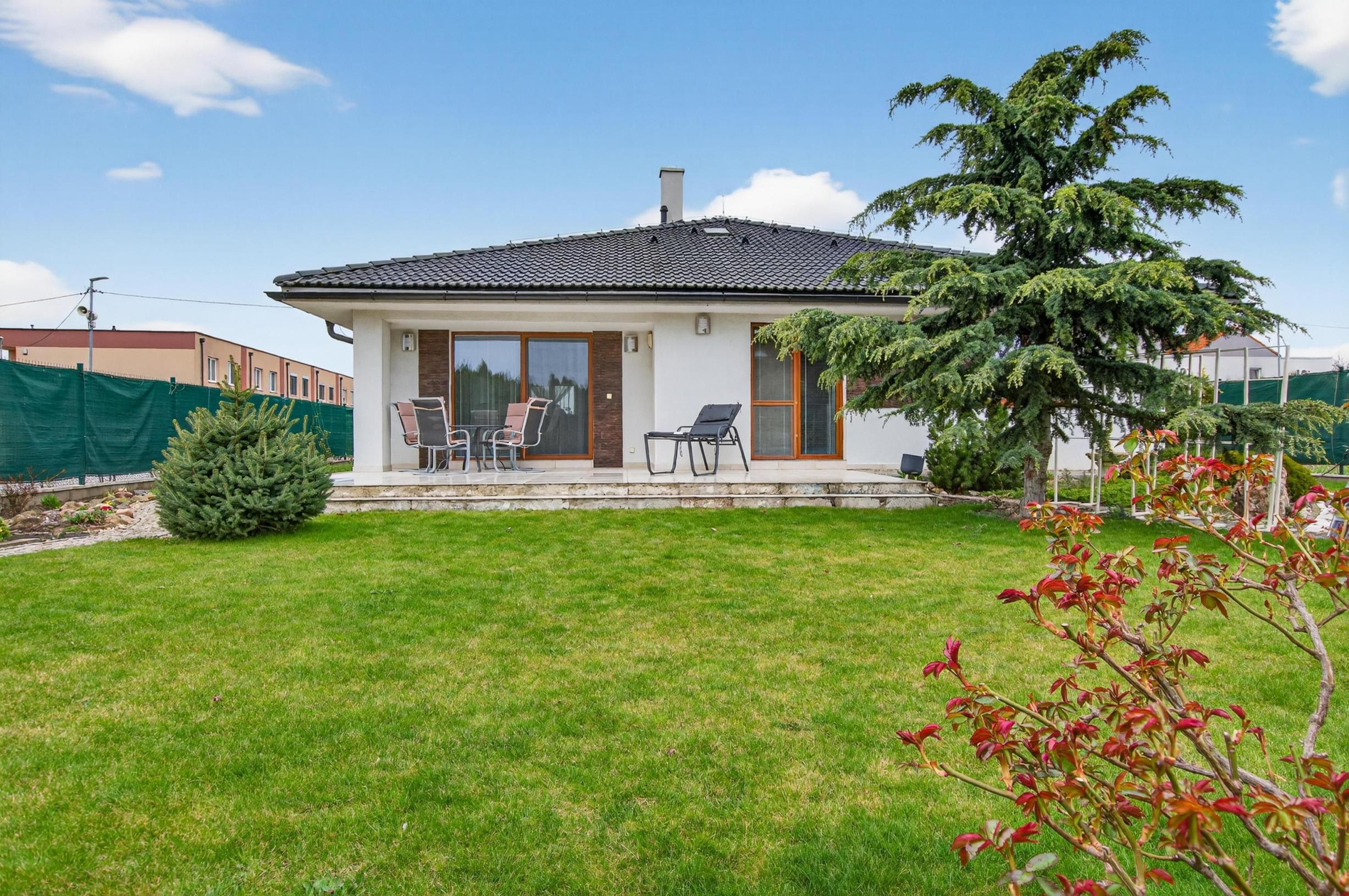 Samostatne stojaca novostavba bungalovu - bez nutnosti ďaľších investícií, Bernolákovo