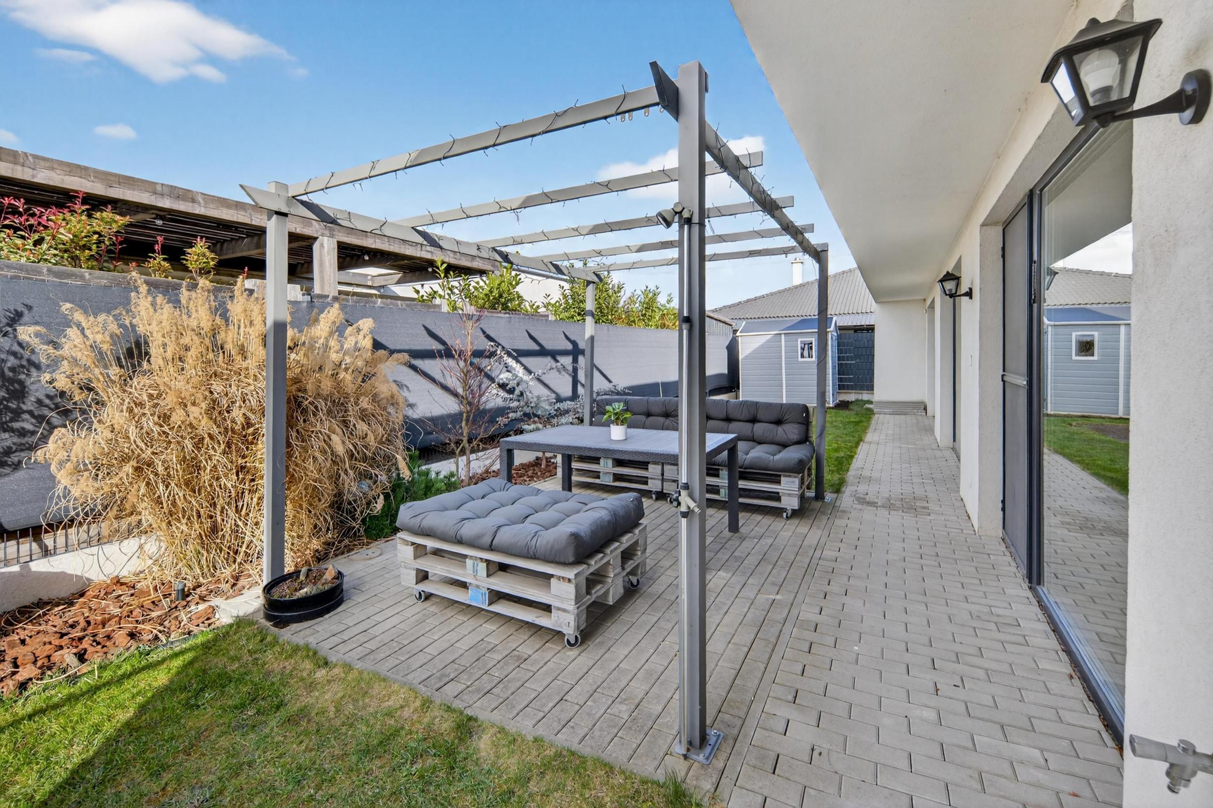  Bernolákovo- 4 izbový bungalov, novostavba, kompletne zariadený