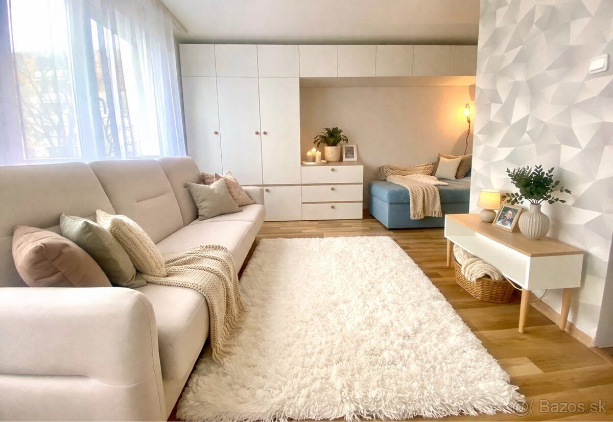 ÚTUĽNÝ 1 IZBOVÝ BYT NA PRENÁJOM V TRNAVE