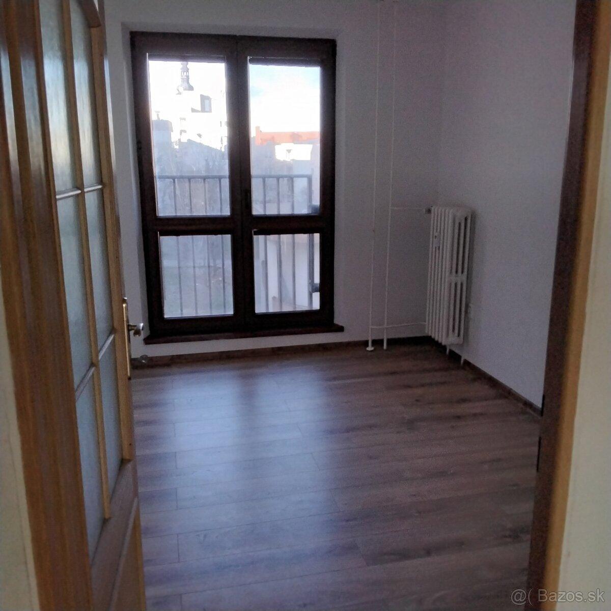 4-IZBOVÝ BYT NA PRENÁJOM V TRNAVE