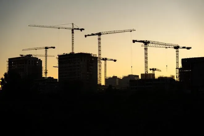 3 IZBOVÝ BYT NA PREDAJ- DLHÉ DIELY